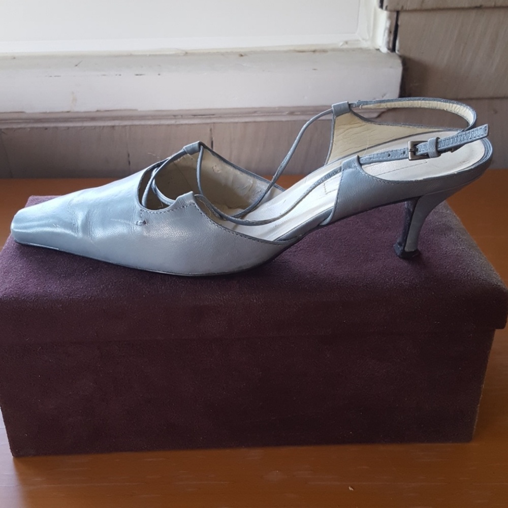Shoes - Picture 6 of 7